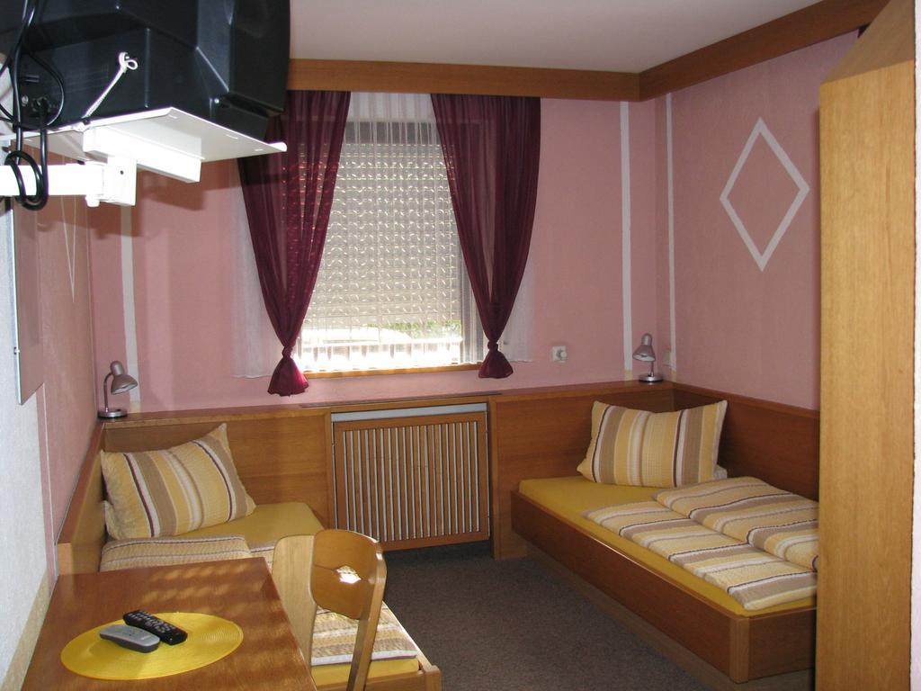 Hotel Erzhausener Hof ภายนอก รูปภาพ