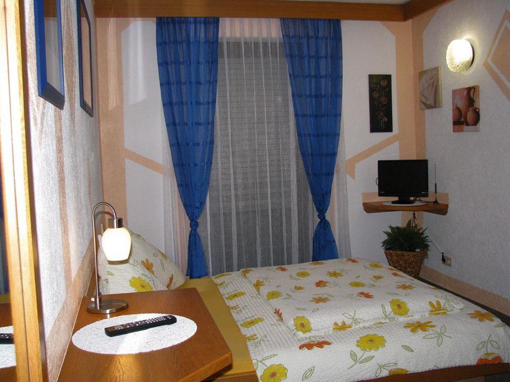 Hotel Erzhausener Hof ภายนอก รูปภาพ